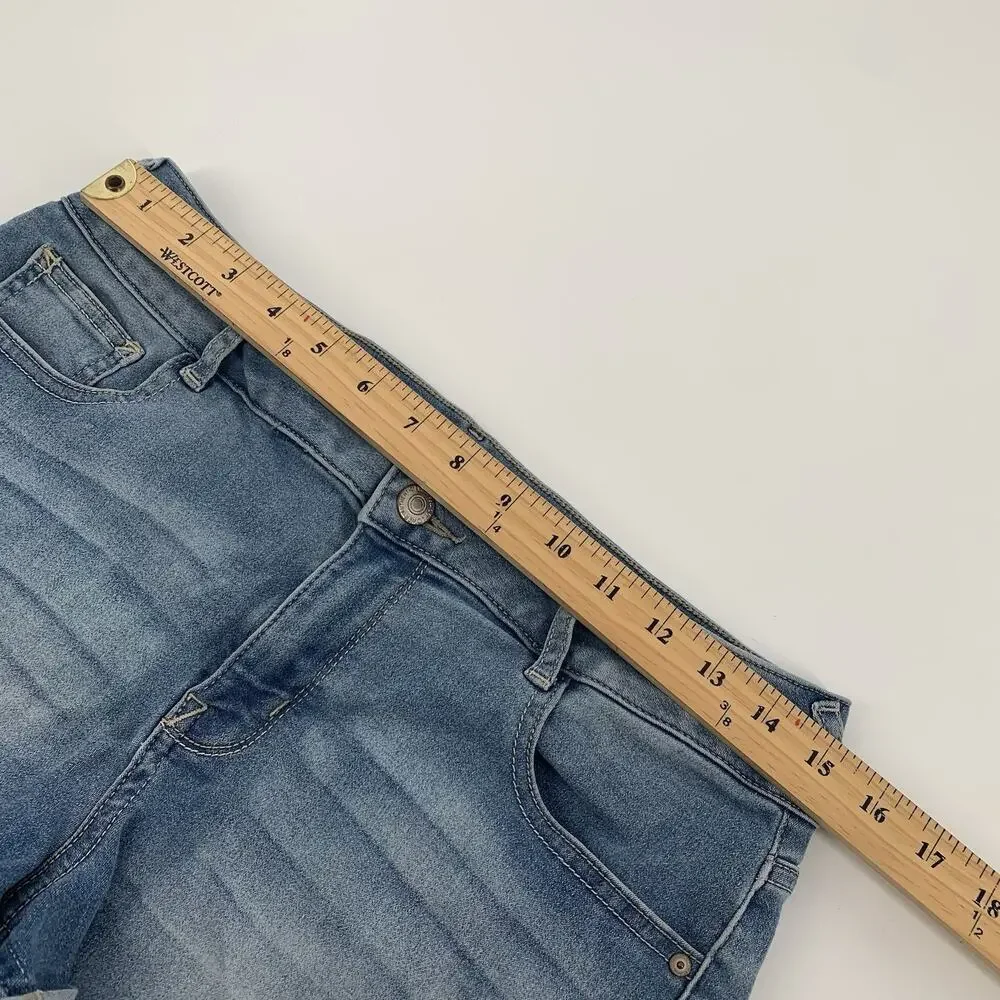 Wallflower The Ultra Fit Rolled Cuffed Jean Short 11 Womens Light Wash Denim - Picture 5 of 6